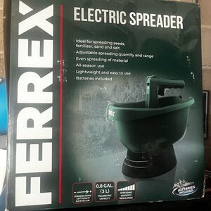 Electric Spreader in Dark Green
